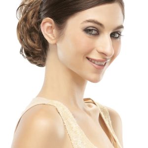 پروتز مو زنانه با طراحی حرفه‌ای و طبیعی