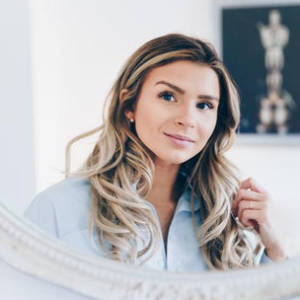 پروتز مو با رنگ‌بندی متنوع